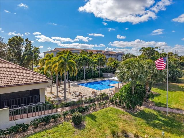 6072 Forest Villas CIR, Fort Myers, FL 33908