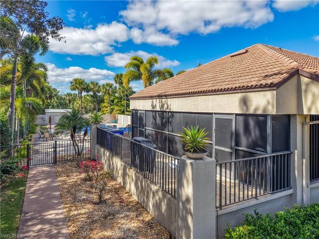 6072 Forest Villas CIR, Fort Myers, FL 33908