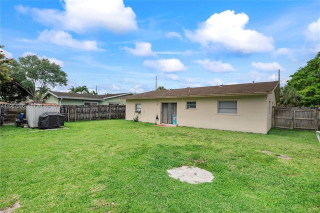 6320 Sherman St, Hollywood, FL 33024