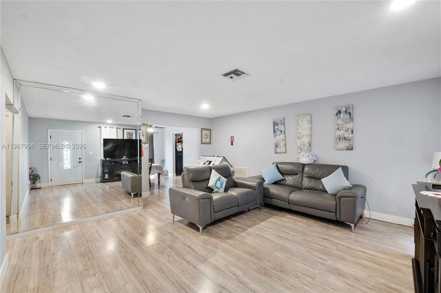 6320 Sherman St, Hollywood, FL 33024