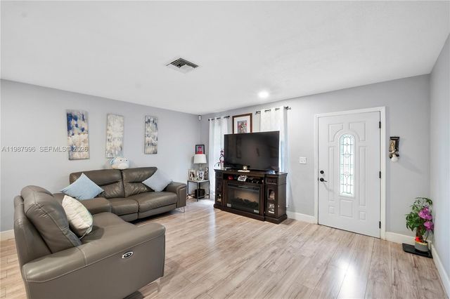 6320 Sherman St, Hollywood, FL 33024