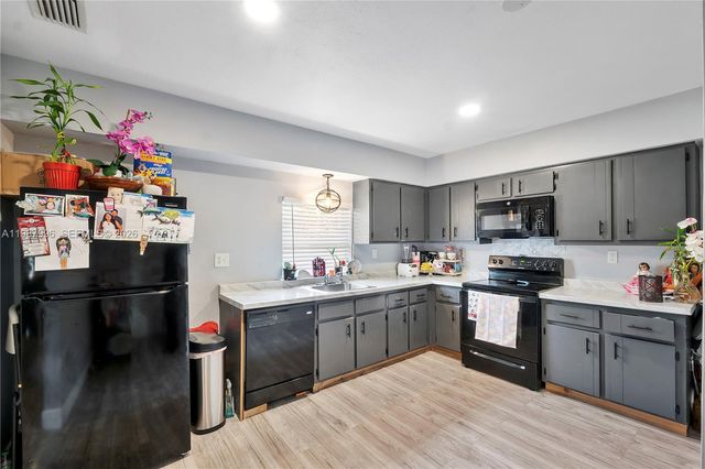 6320 Sherman St, Hollywood, FL 33024