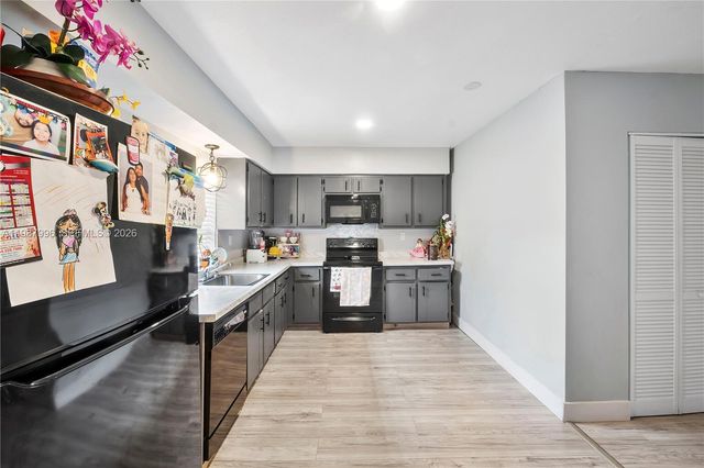 6320 Sherman St, Hollywood, FL 33024