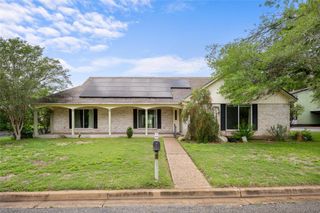 315 E Fannin ST, La Grange, TX 78945
