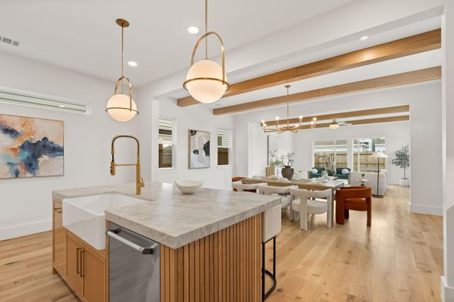 710 Waverly Street D, Houston, TX 77007