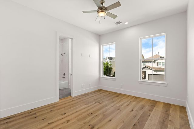 710 Waverly Street D, Houston, TX 77007