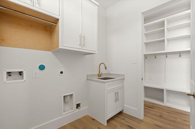 710 Waverly Street D, Houston, TX 77007