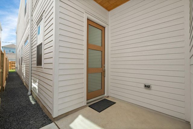 710 Waverly Street D, Houston, TX 77007