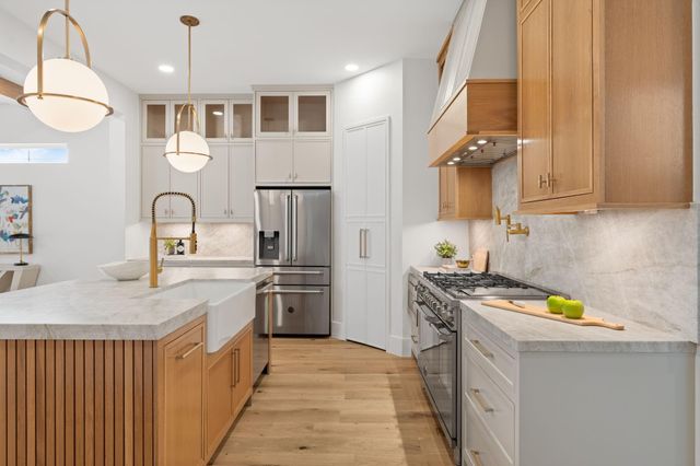 710 Waverly Street D, Houston, TX 77007