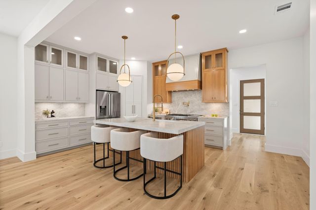 710 Waverly Street D, Houston, TX 77007