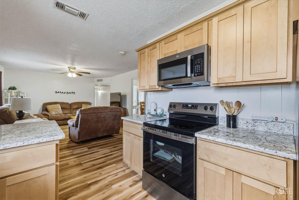 Image 8 of property listing at 2726 Erline Drive, San Angelo, TX 76901