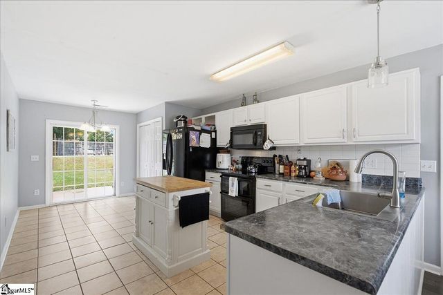 305 Golden Leaf Lane, Simpsonville, SC 29681