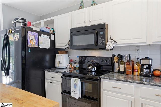 305 Golden Leaf Lane, Simpsonville, SC 29681
