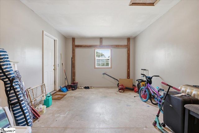 305 Golden Leaf Lane, Simpsonville, SC 29681