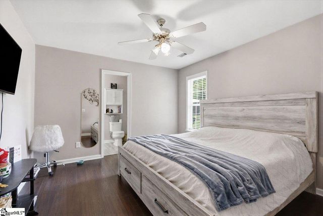 305 Golden Leaf Lane, Simpsonville, SC 29681
