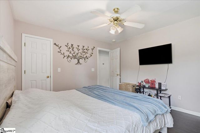 305 Golden Leaf Lane, Simpsonville, SC 29681