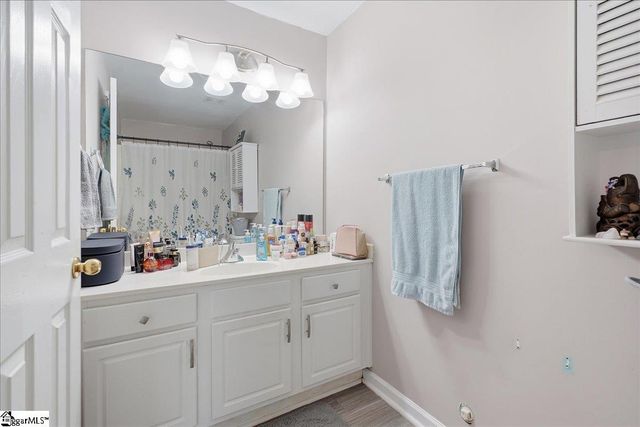 305 Golden Leaf Lane, Simpsonville, SC 29681