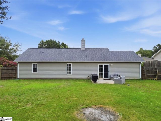 305 Golden Leaf Lane, Simpsonville, SC 29681