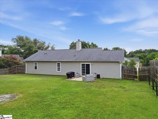305 Golden Leaf Lane, Simpsonville, SC 29681