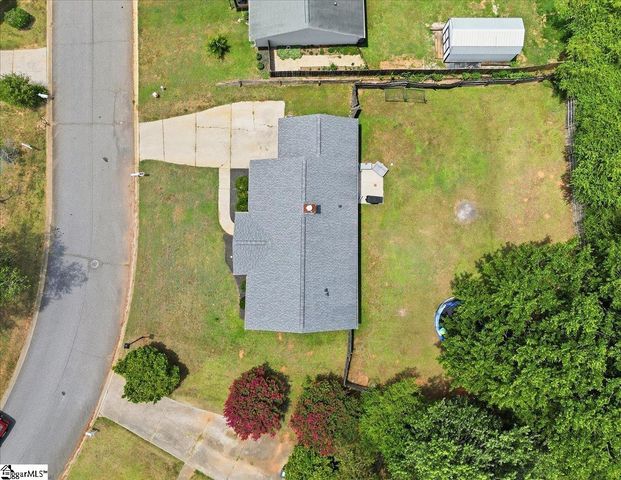 305 Golden Leaf Lane, Simpsonville, SC 29681