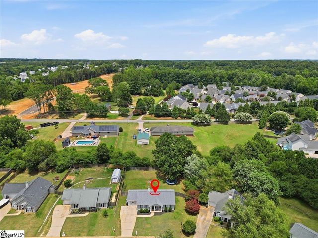 305 Golden Leaf Lane, Simpsonville, SC 29681