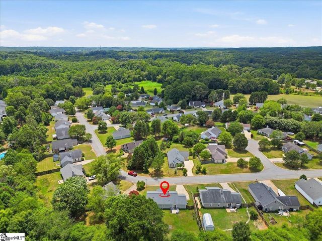 305 Golden Leaf Lane, Simpsonville, SC 29681