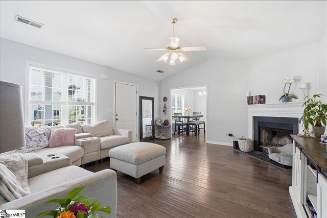 305 Golden Leaf Lane, Simpsonville, SC 29681