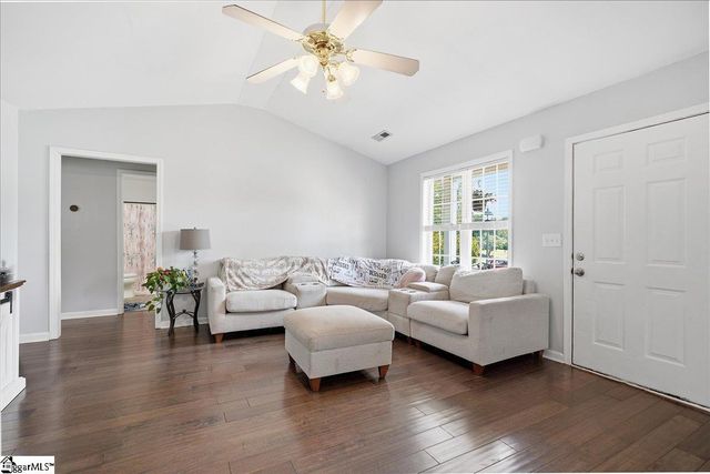 305 Golden Leaf Lane, Simpsonville, SC 29681