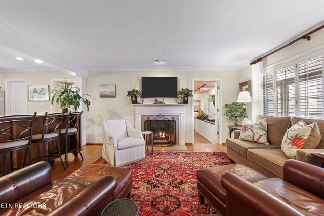 1233 Forest Brook Rd, Knoxville, TN 37919