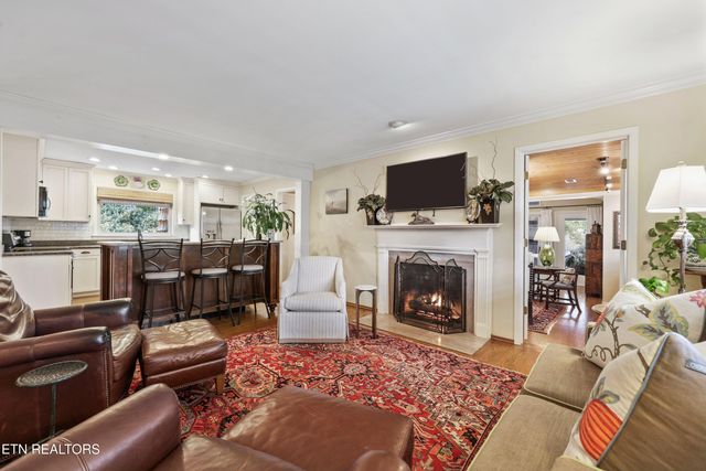 1233 Forest Brook Rd, Knoxville, TN 37919