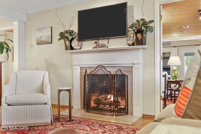 1233 Forest Brook Rd, Knoxville, TN 37919