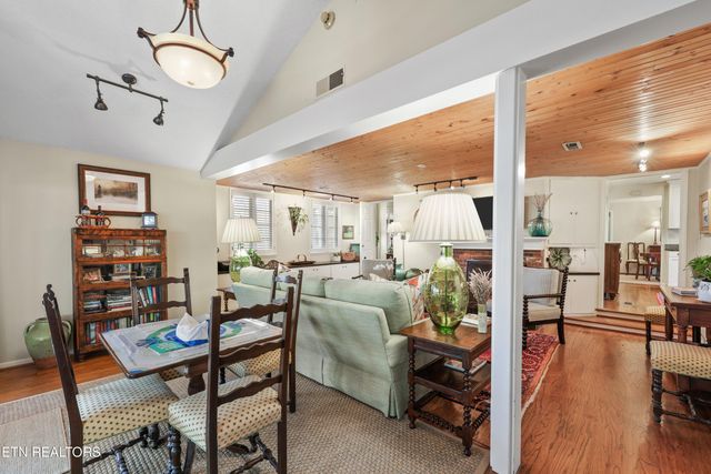 1233 Forest Brook Rd, Knoxville, TN 37919