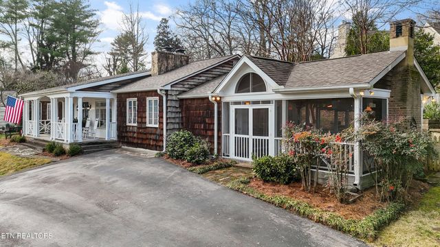 1233 Forest Brook Rd, Knoxville, TN 37919