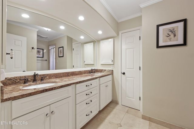 1233 Forest Brook Rd, Knoxville, TN 37919