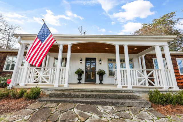 1233 Forest Brook Rd, Knoxville, TN 37919