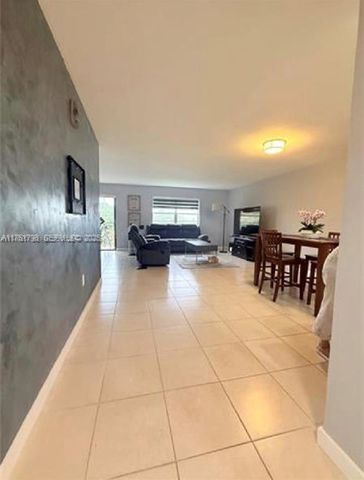 8931 N New River Canal Rd 4C, Plantation, FL 33324