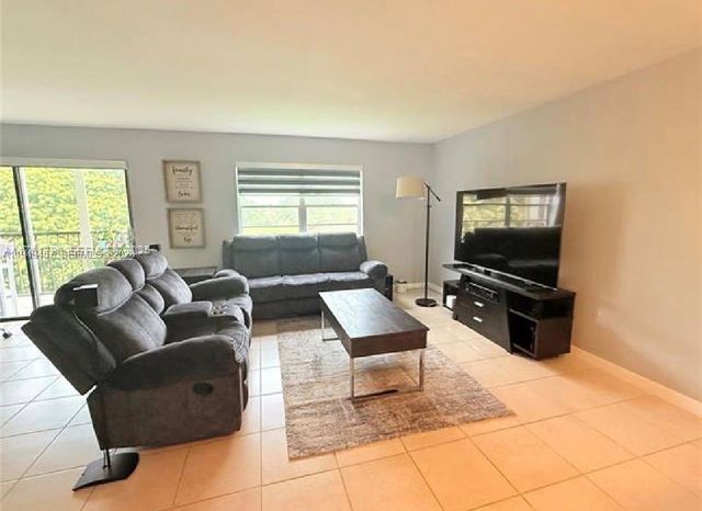 8931 N New River Canal Rd 4C, Plantation, FL 33324