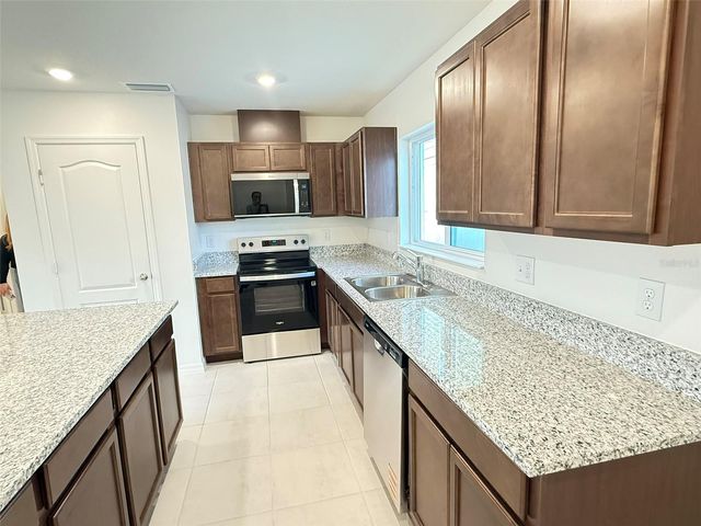 8453 MONTEREY PINE WAY, Lakeland, FL 33809