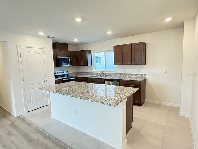 8453 MONTEREY PINE WAY, Lakeland, FL 33809