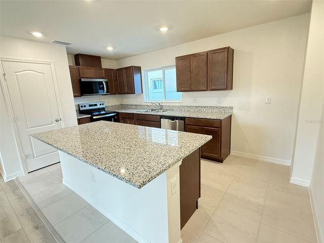 8453 MONTEREY PINE WAY, Lakeland, FL 33809