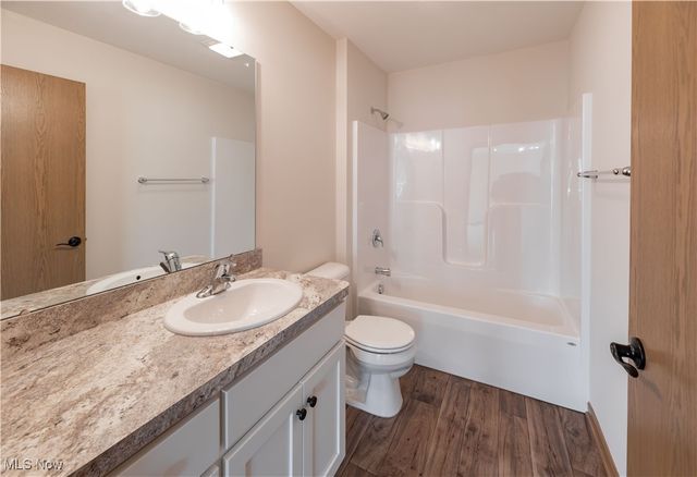 2520 Barrington Way 529, Wooster, OH 44691