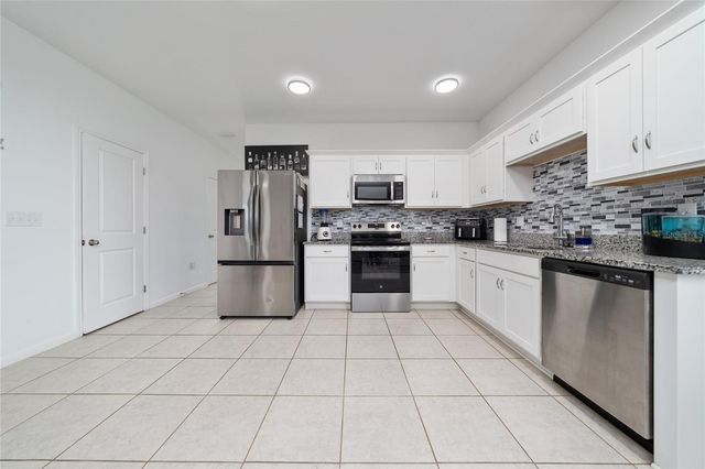 386 CADBERRY PLACE, St Cloud, FL 34771