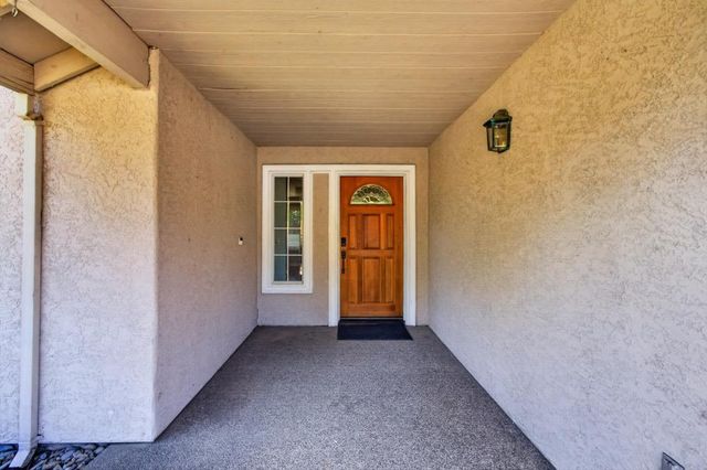 2210 Seven Oaks Ct, El Dorado Hills, CA 95762