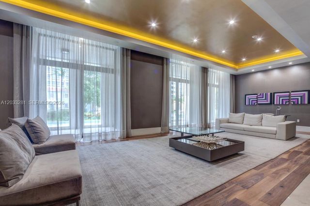 718 Valencia Ave 202, Coral Gables, FL 33134