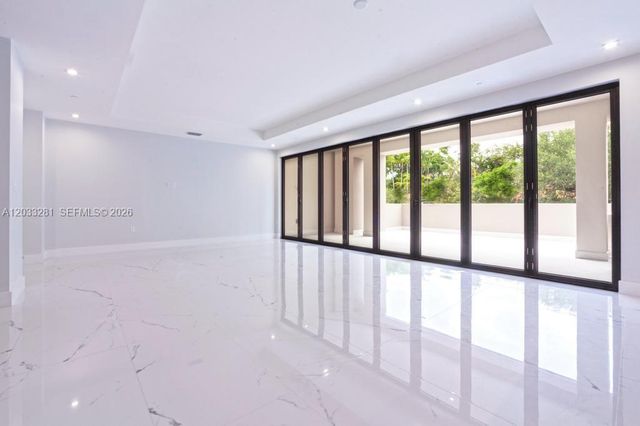 718 Valencia Ave 202, Coral Gables, FL 33134