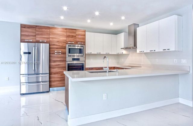 718 Valencia Ave 202, Coral Gables, FL 33134