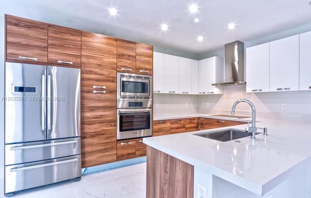 718 Valencia Ave 202, Coral Gables, FL 33134