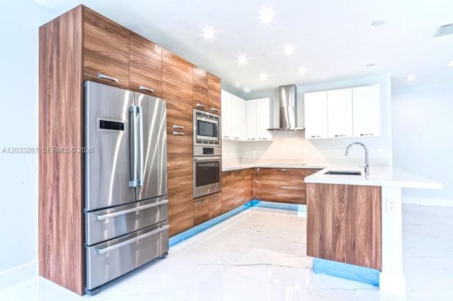 718 Valencia Ave 202, Coral Gables, FL 33134