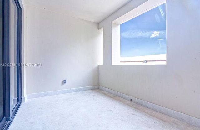 718 Valencia Ave 202, Coral Gables, FL 33134