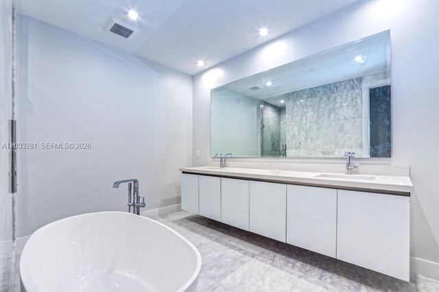 718 Valencia Ave 202, Coral Gables, FL 33134